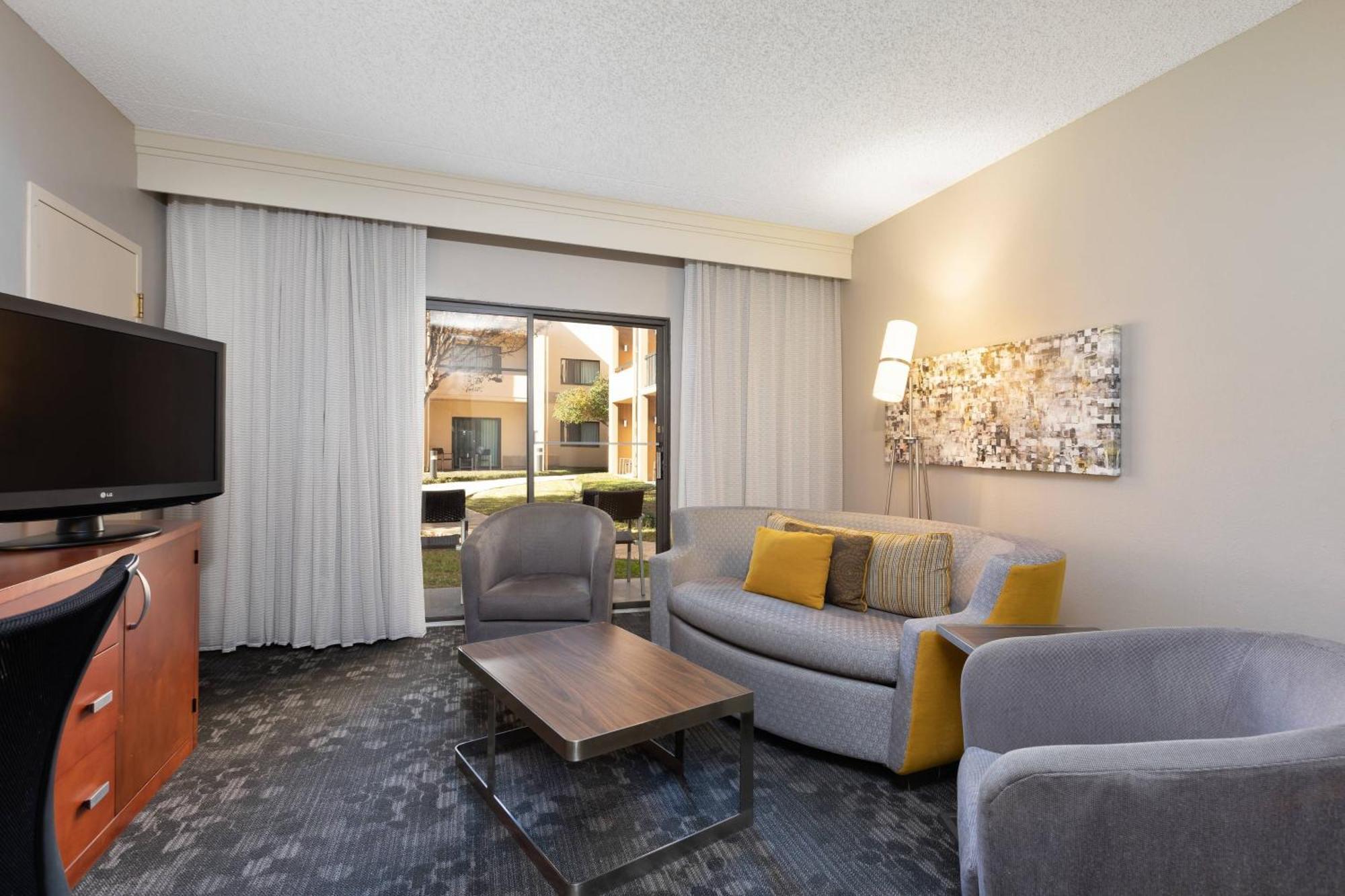 Courtyard By Marriott Dallas-Fort Worth/Bedford Dış mekan fotoğraf